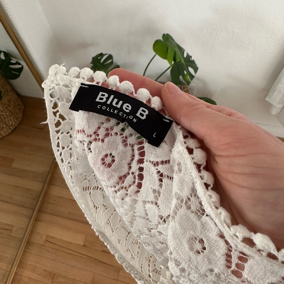 Lace Dress - Picture 7 of 7